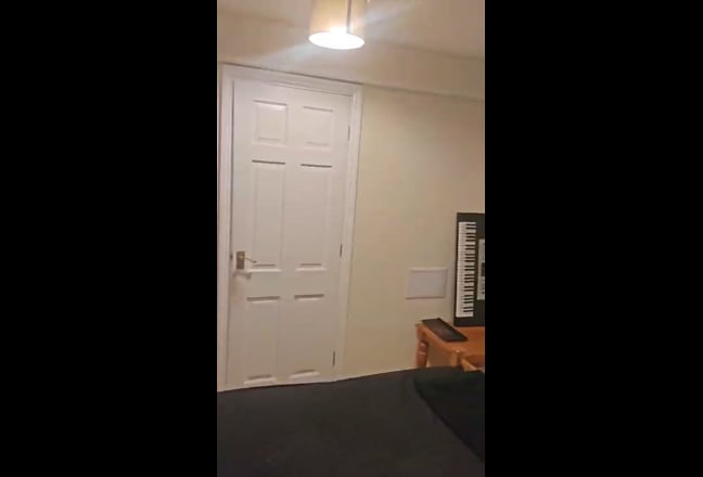 Beautiful en-suite for working profiessionals  Main Photo