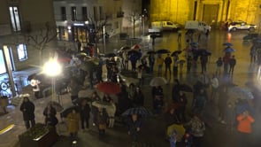 La pluja i la tramuntanada aigualeixen el pregó i la rua infantil