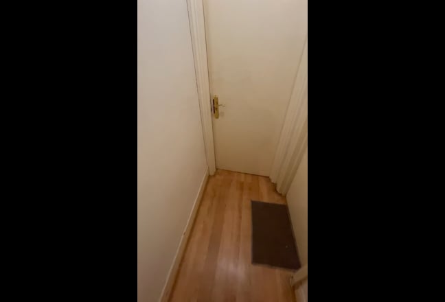 Cozy studio flat near Elizabeth line station  Main Photo