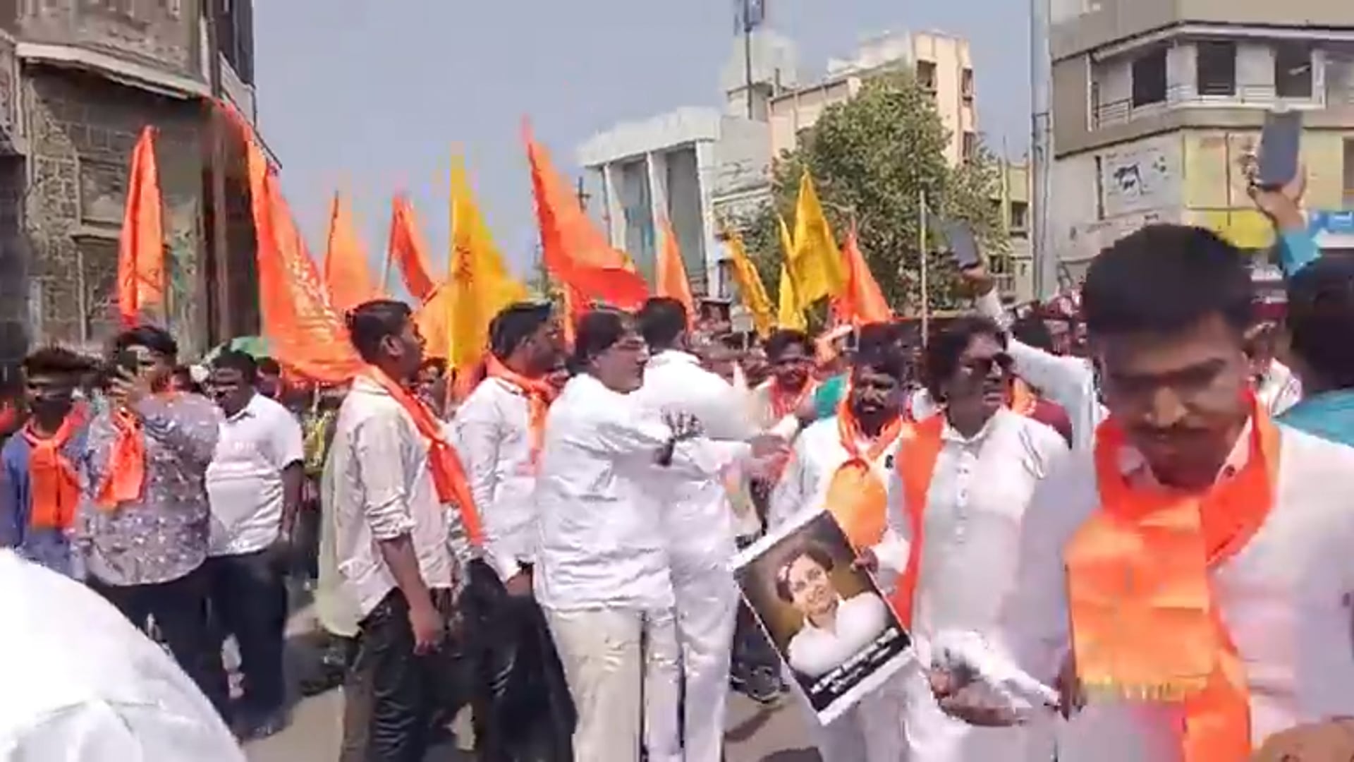 अनुष्का पाटोळे मृत्यू प्रकरणातील दोषींवर कठोर कारवाई करावी,लातुरात समाज बांधवांचा आक्रोश मोर्चा