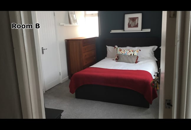 Addlestone - Lovely  Room in a Shared  House Main Photo