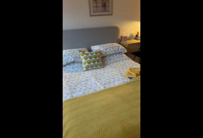 Bright, modern room in beautiful cottage  Main Photo