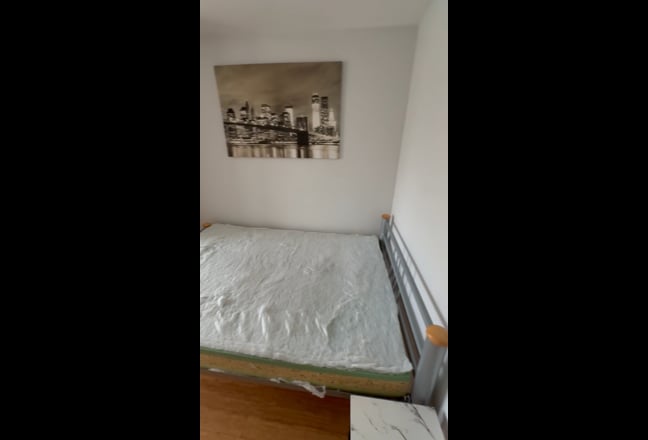 Lovely Double Rooms Available  Main Photo