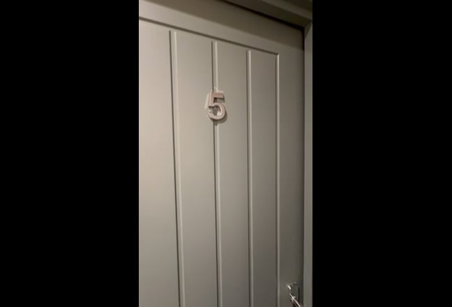 Lovely  double with en-suite room. No deposit  Main Photo