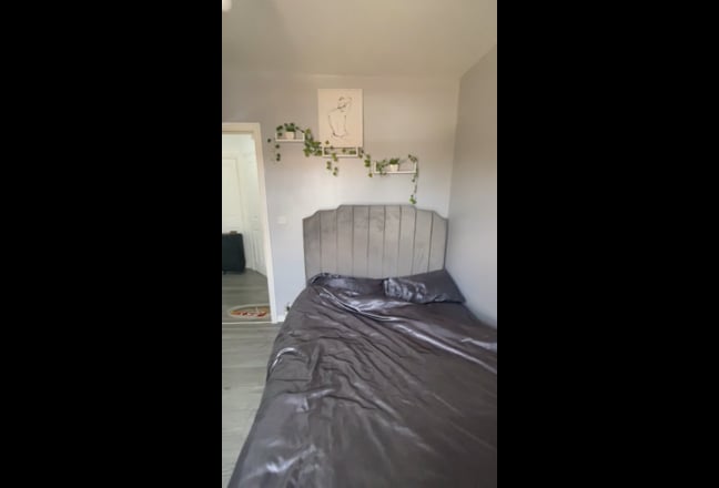 Double Room (Ensuite) in Modern 2-Bed Apartment Main Photo