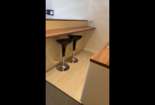 Studio Flat with Balcony (Student Only) Main Photo