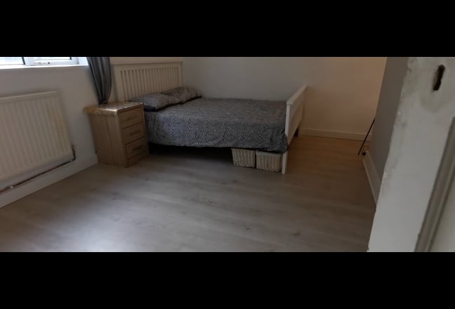 Lovely Large Double -all bills - nr Norbiton Main Photo