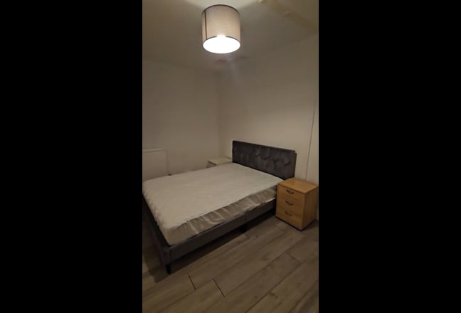 Double large room 10 mins to Blackp beach and town Main Photo