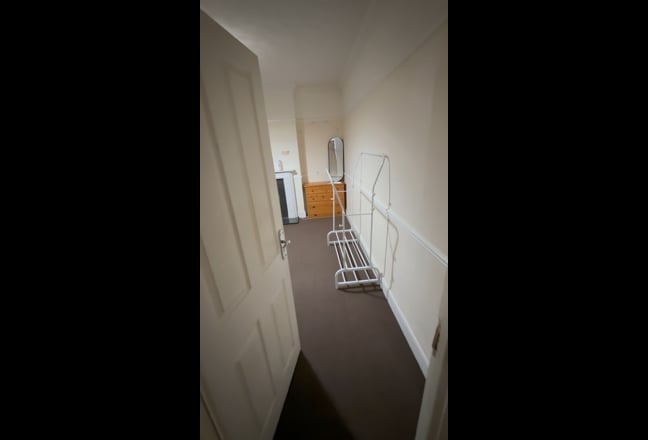 Furnished Double Room | 2-Month Stay Main Photo