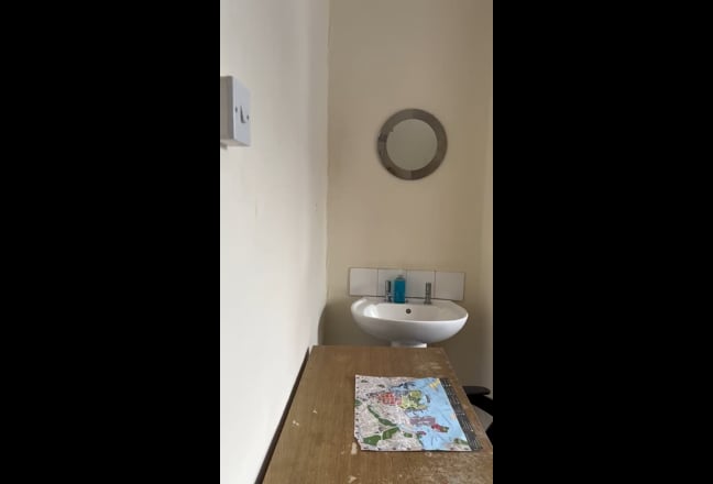 Double room. Bills included. Students only.  Main Photo