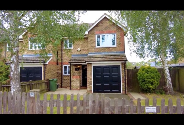 Wonderful Kingsize Bedroom Available Main Photo