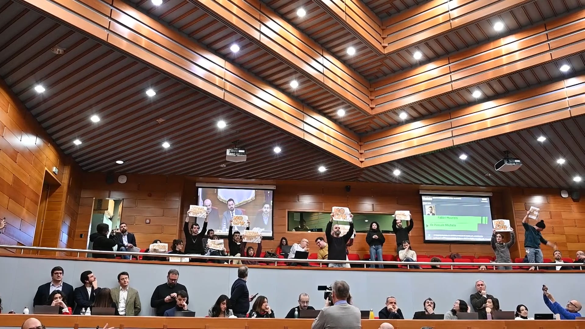 Cpr in Regione, Michele de Pascale contestato in aula