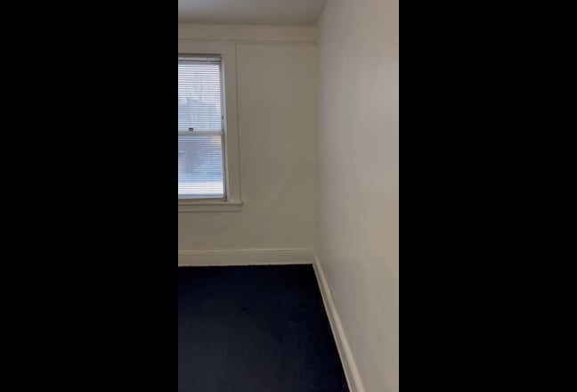  Single  room  single  male  person  preferred Main Photo