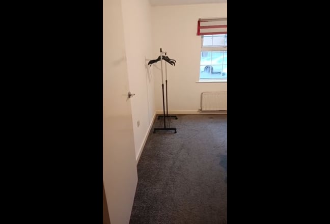 Shared 2 bhk with an Indian family Main Photo