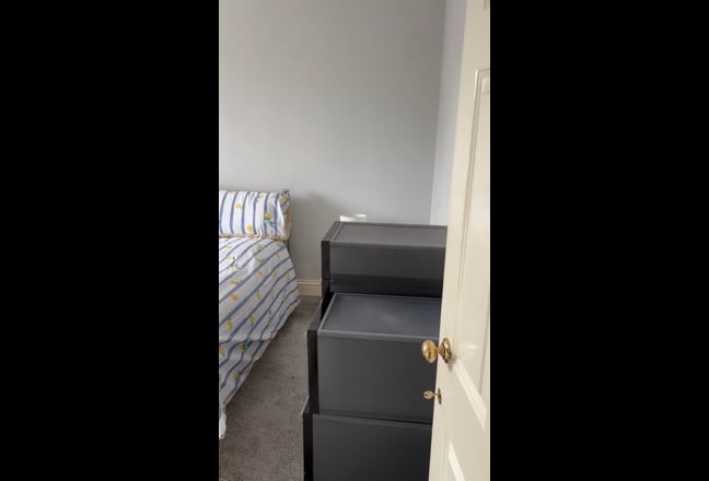 10 the leys   Stunning room Main Photo