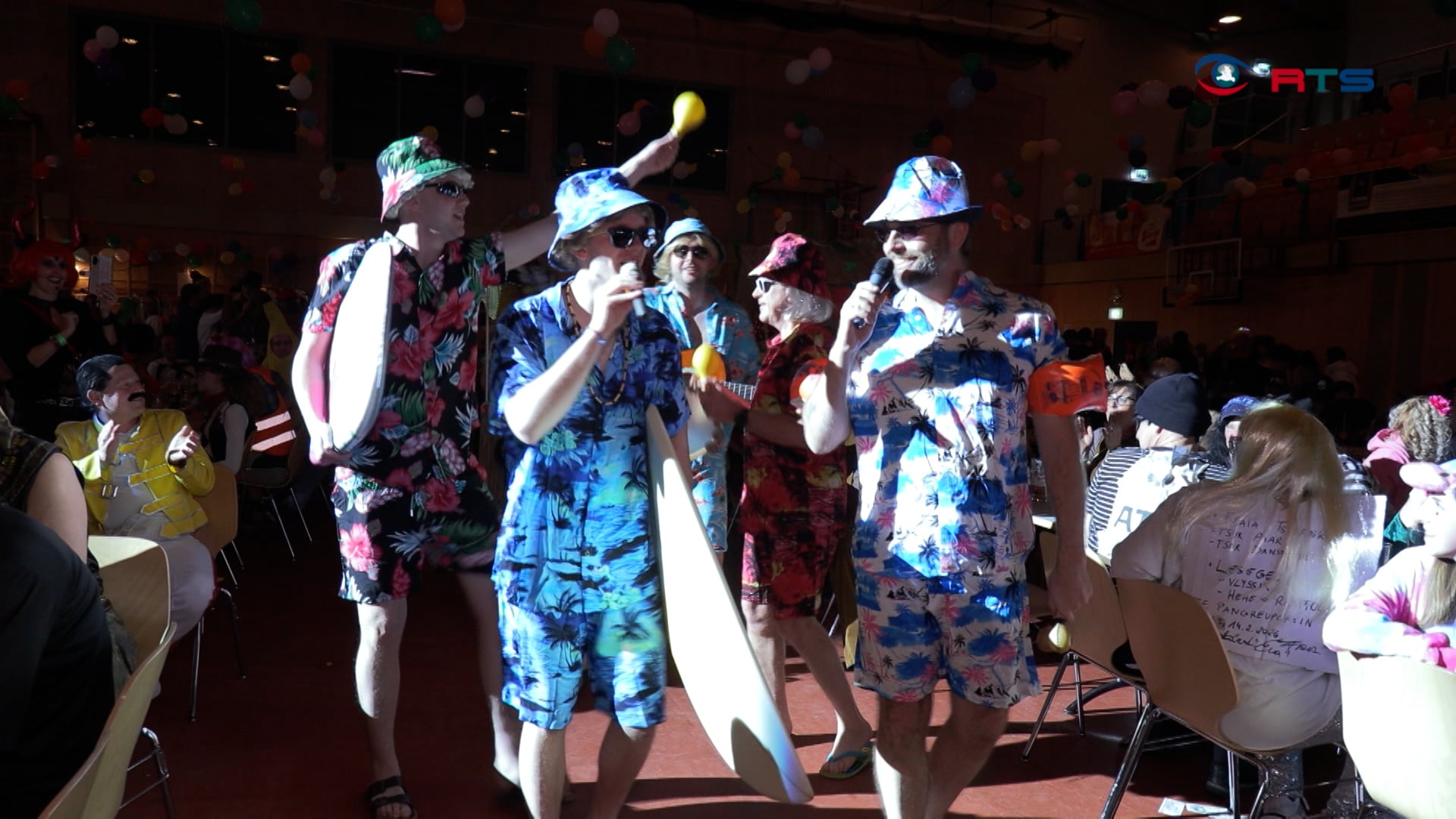 stars-und-sternchen-machten-walser-faschingsgaudi-zum-highlight-event