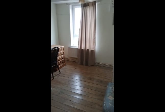  a Spacious Single Rooms Main Photo