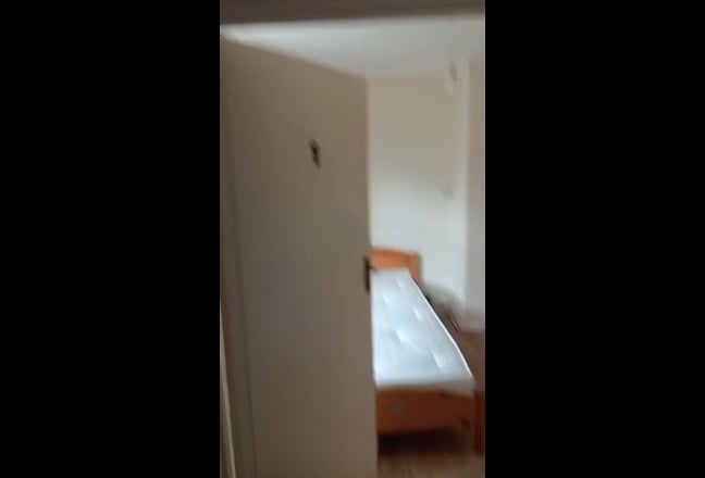 Large Double &pound;700 – No Deposit – Bills Inc Main Photo