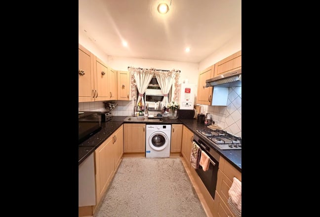 Single Room For Females Main Photo