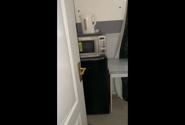 Room to rent Main Photo