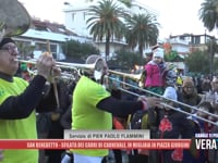 San Benedetto - Sfilata dei carri di Carnevale, in migliaia in piazza Giorgini
