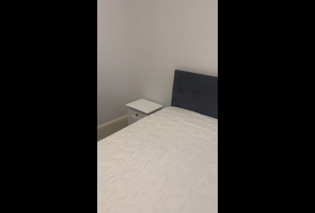 Newly Refurbished Studio Flats in the Heart of Ba Main Photo