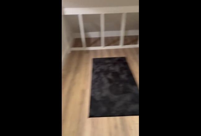 A studio room available for couple  Main Photo