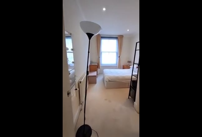 Ensuite bedroom in Pimlico Main Photo