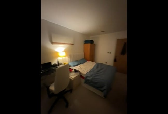 1 king size bedroom with a big balcony  Main Photo