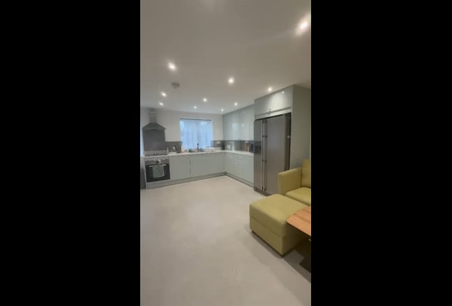 Double room to let  Main Photo