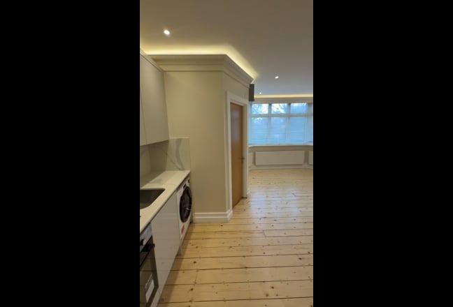 Refurbished 1 bed flat Drewstead Rd Streatham Hill Main Photo