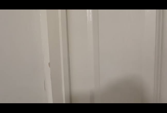 Room/Desk/Cleaners Main Photo