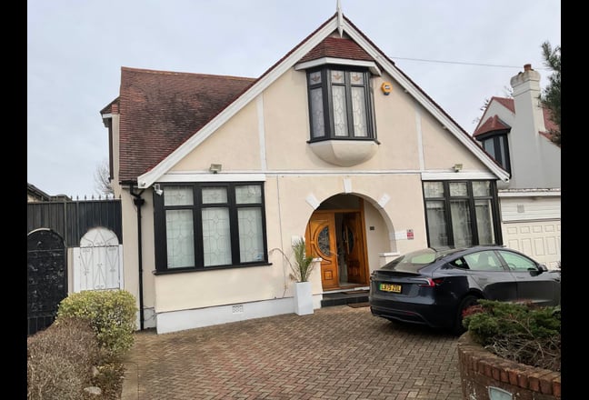 One bedroom flat in prestigious house near Station Main Photo