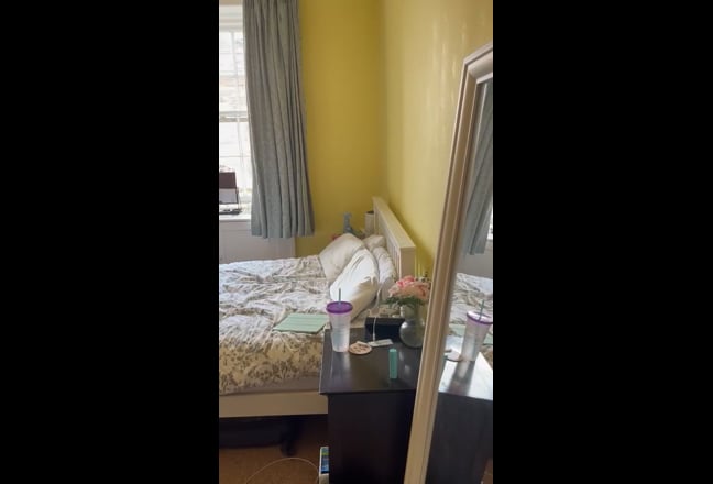 Double room in central Edinburgh flat Main Photo