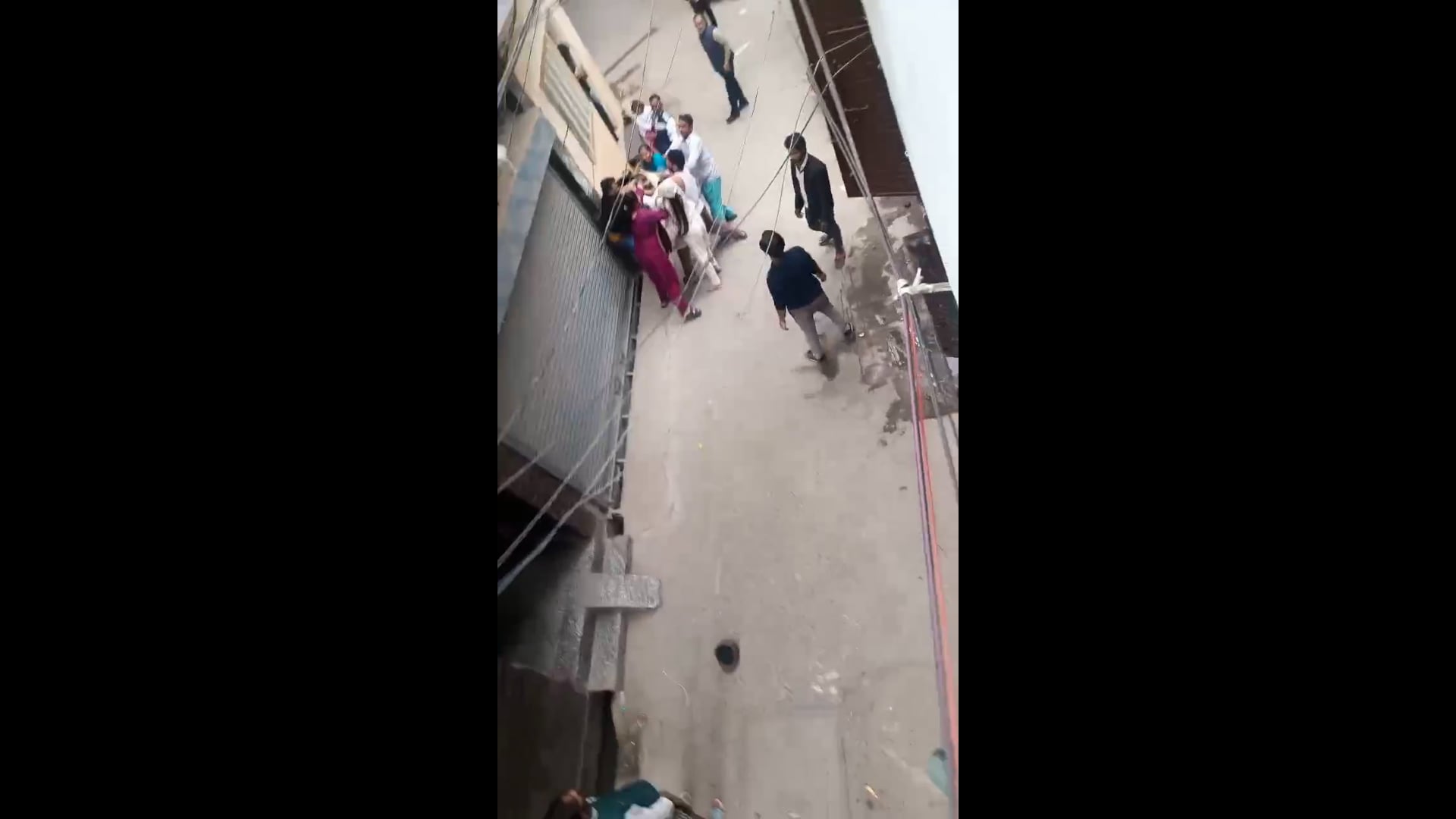 ▶️.....ब्रेकिंग न्यूज़ बिजनौर
सोशल मीडिया पर मारपीट का वीडियो वायरल
मुकदमे में फैसला करने को लेकर मारपीट
मारपीट में महिला भी पिटाई करती आई नजर
बिजनौर के थाना कोतवाली शहर के भटान मोहल्ले की घटना