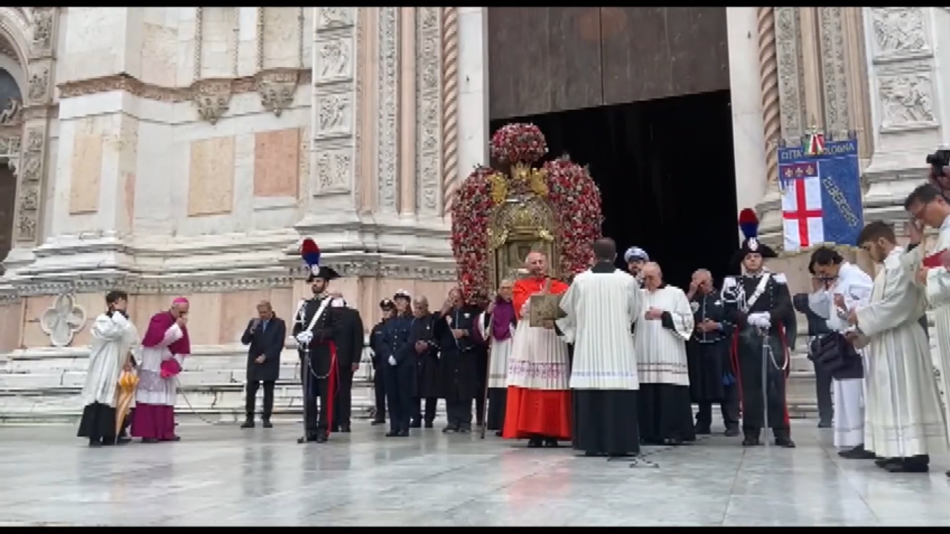 Furto sacrilego: le reazioni. Giovedì alle 7.30 Messa di Zuppi in San Luca