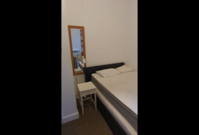 Lovely Double Room-Friendly House-1 Min From Tube Main Photo