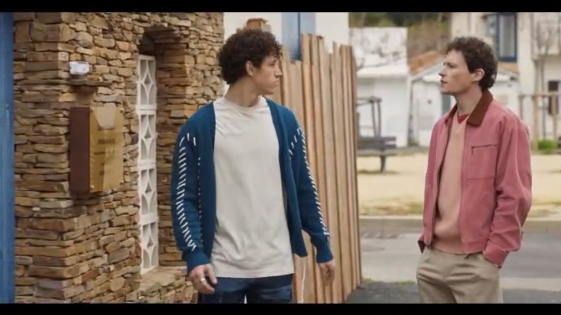 Scène DNA  LéonDubois