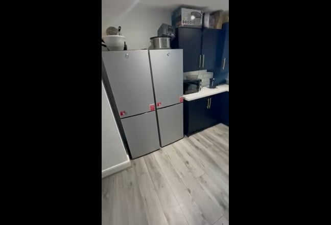 Double en-suite Room in Luxury Flat in L5  Main Photo