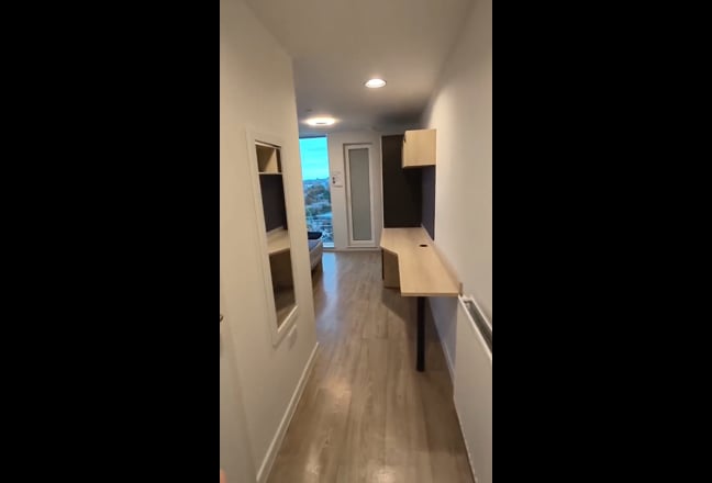 Student Room Sublease in East London – Students On Main Photo