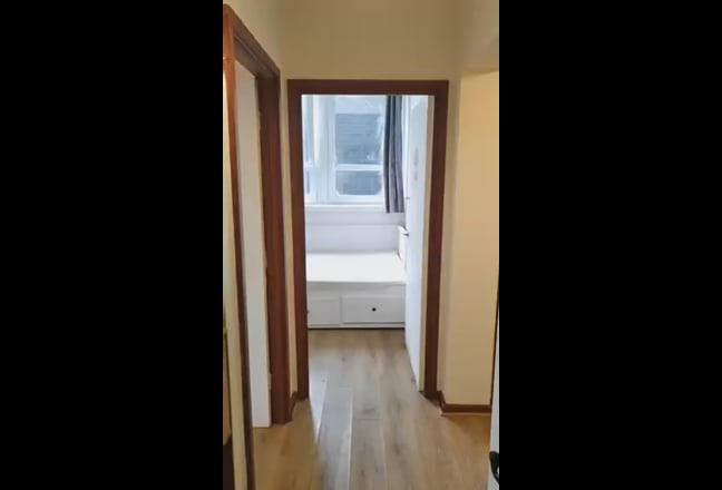 Two bed AprtGreat location by DLR Arsenal Woolwish Main Photo