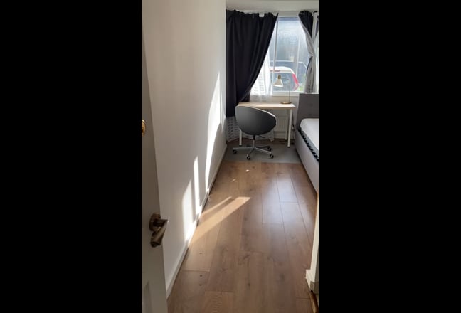 CL2 - Ensuite Double Bedroom  Main Photo