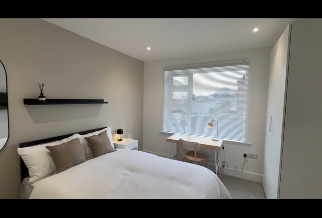 BRAND NEW |Luxury En-Suite Room | Kitchenette Main Photo