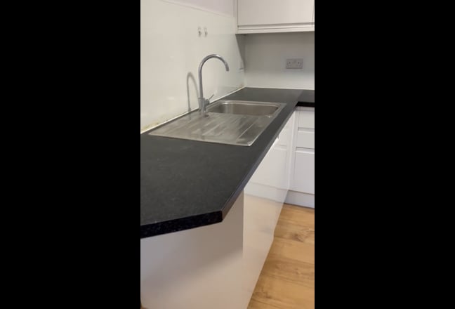 Delightful One Bed Flat Close To Tube Main Photo