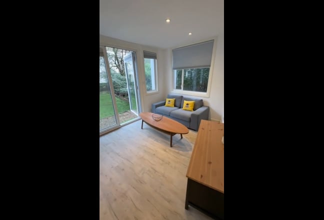 Delightful One Bed Garden Flat Main Photo