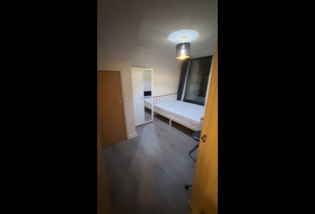 Big room for rent, near Brighton Station, in flat Main Photo