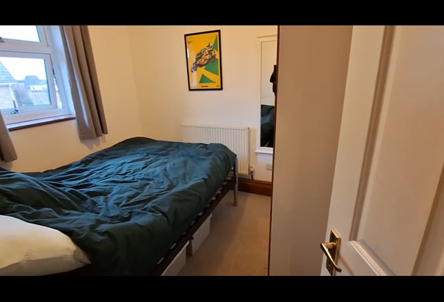 Double room in Wimbledon, available April Main Photo