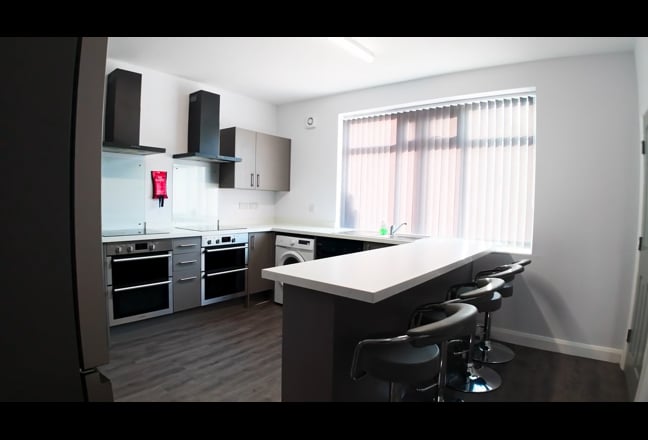 Short- Term Student Let : Double En-suite  Main Photo