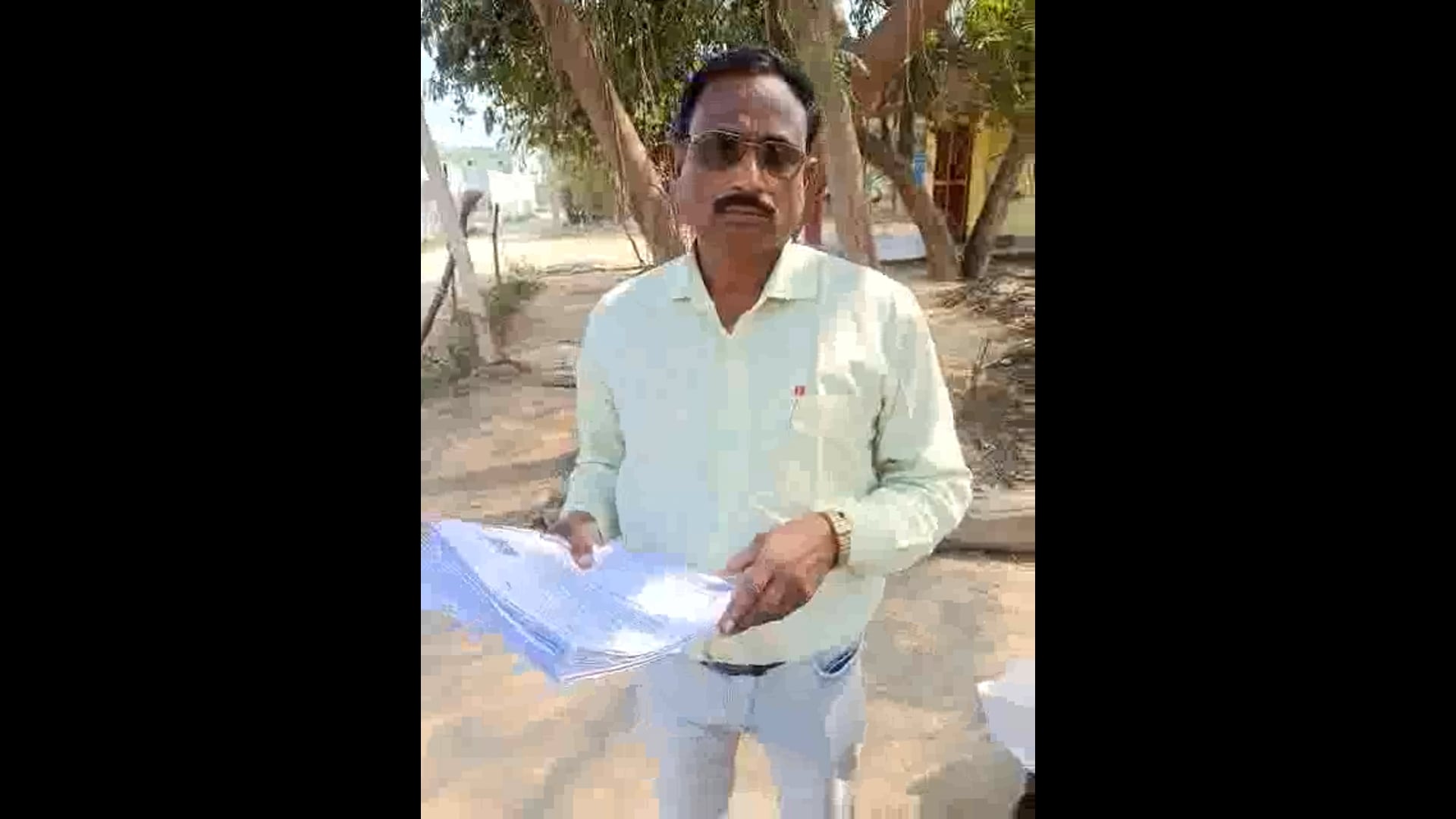 सरबर ना आने के कारण बी ल ओ नही कर पा रहे है कार्य 