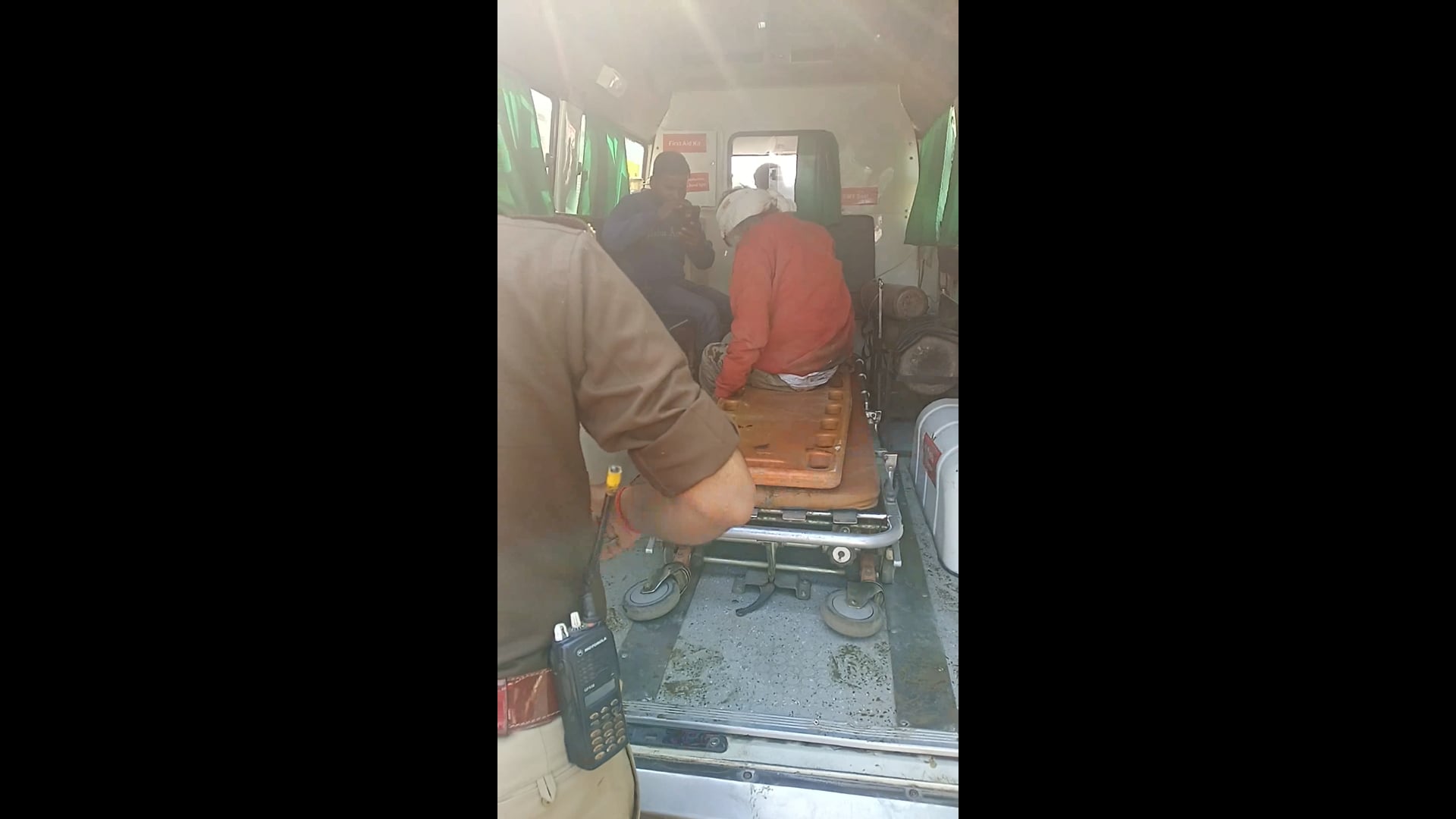 शाहजहांपुर में नगर निगम की लापरवाही से बुजुर्ग की लगी चोट नवग्रह टाइम्स